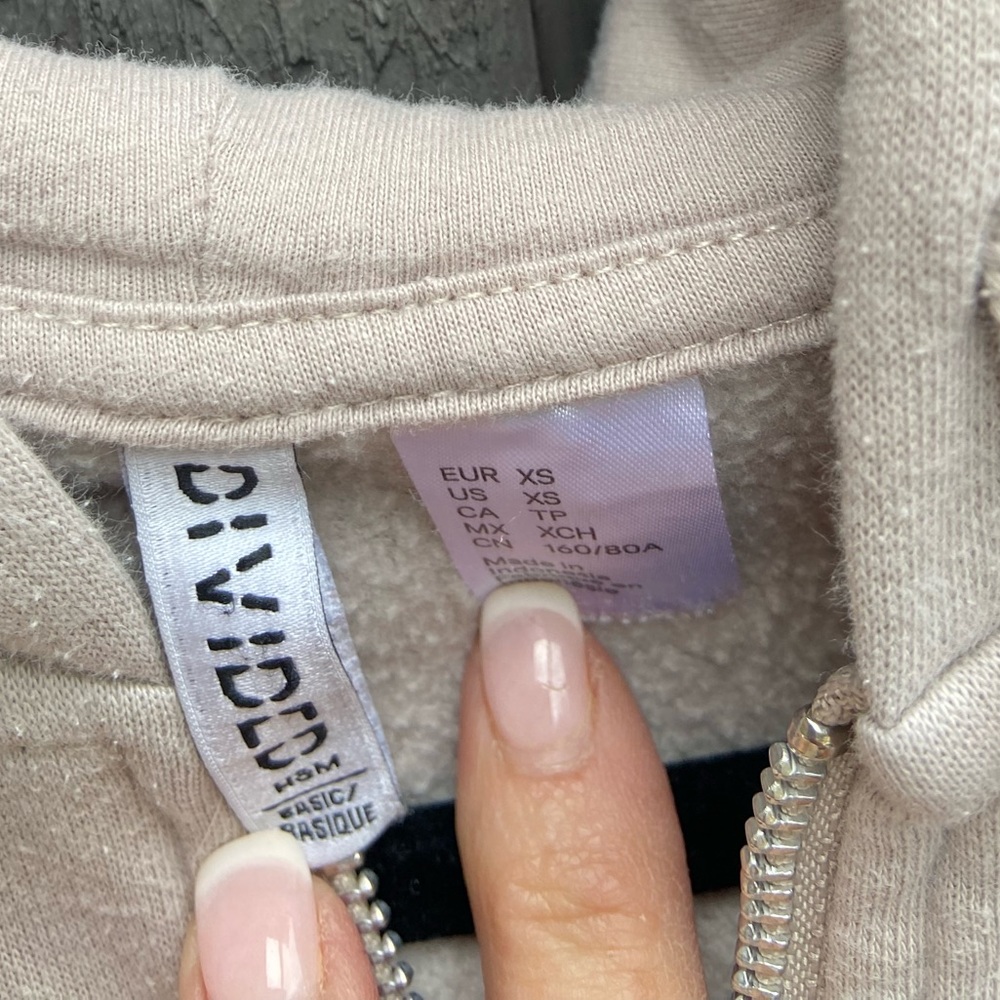 Divided Beige Hoodie with Drawstring - Picture 2 of 5